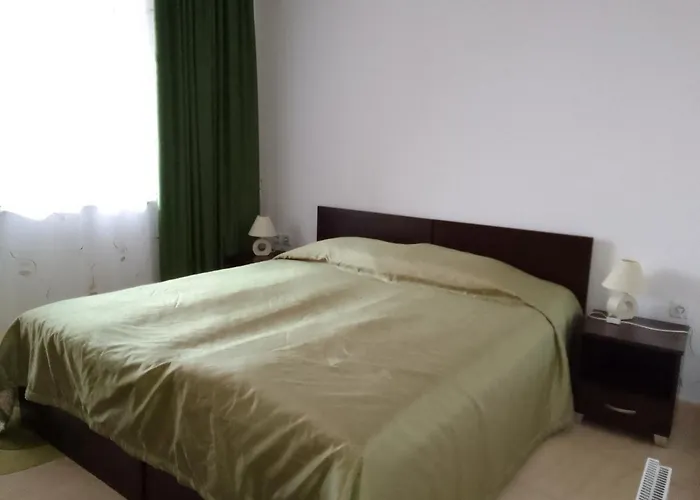 за гости 2б14 Grand Monastiry פמפורובו